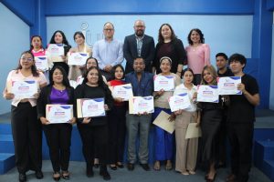 Entrega de diplomas  del Diplomado en Intervención Clínica.
